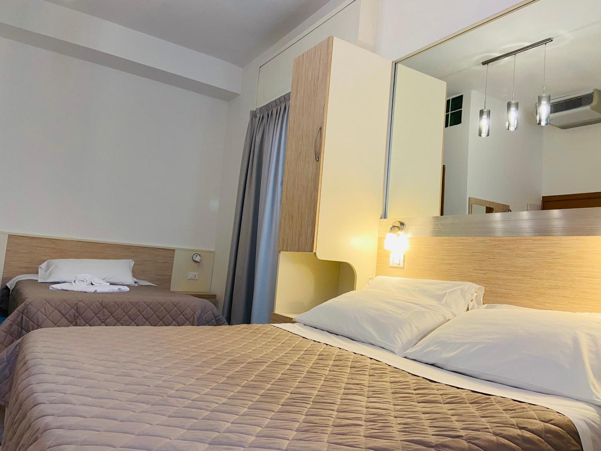 Hotel Butterfly Wellness & Spa 리미니 외부 사진