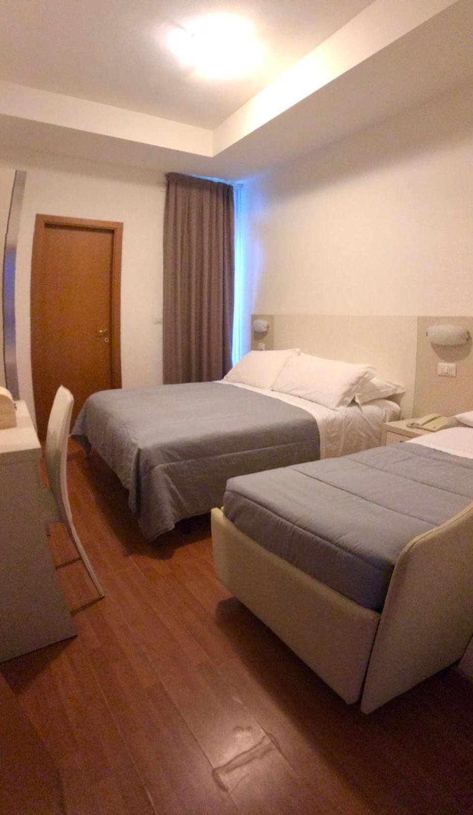 Hotel Butterfly Wellness & Spa 리미니 외부 사진