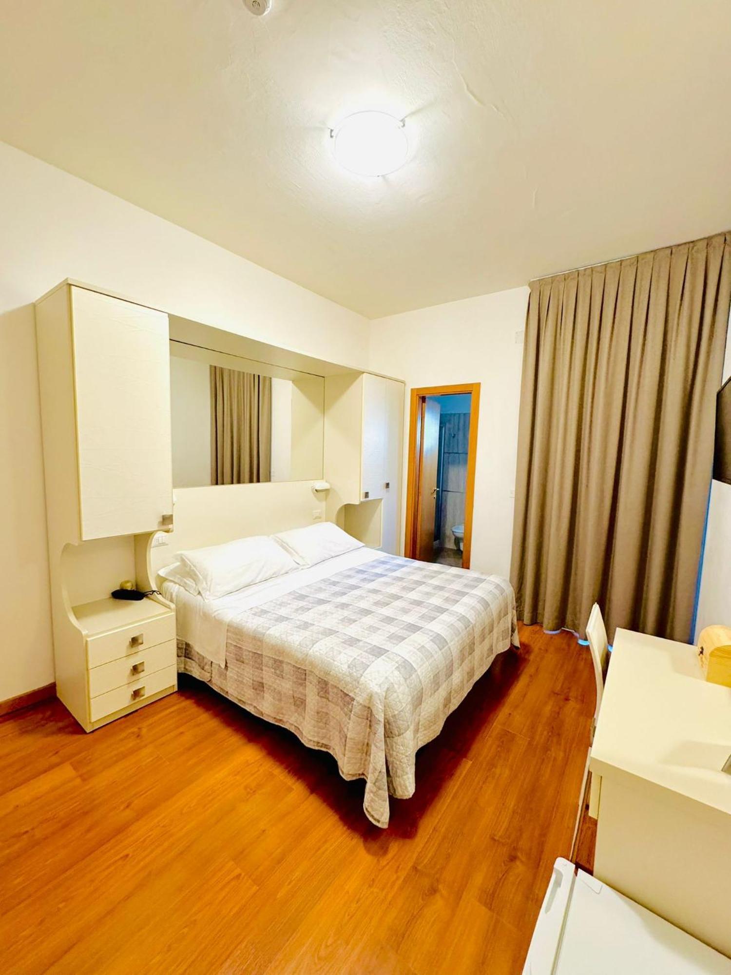 Hotel Butterfly Wellness & Spa 리미니 외부 사진